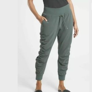 Athleta Attitude Lined Pant Bali Green 
